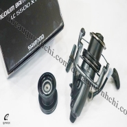 MÁY CÂU CÁ SMN: MEDIUM BAITRUNNER CI4+ LC 5500 XTB